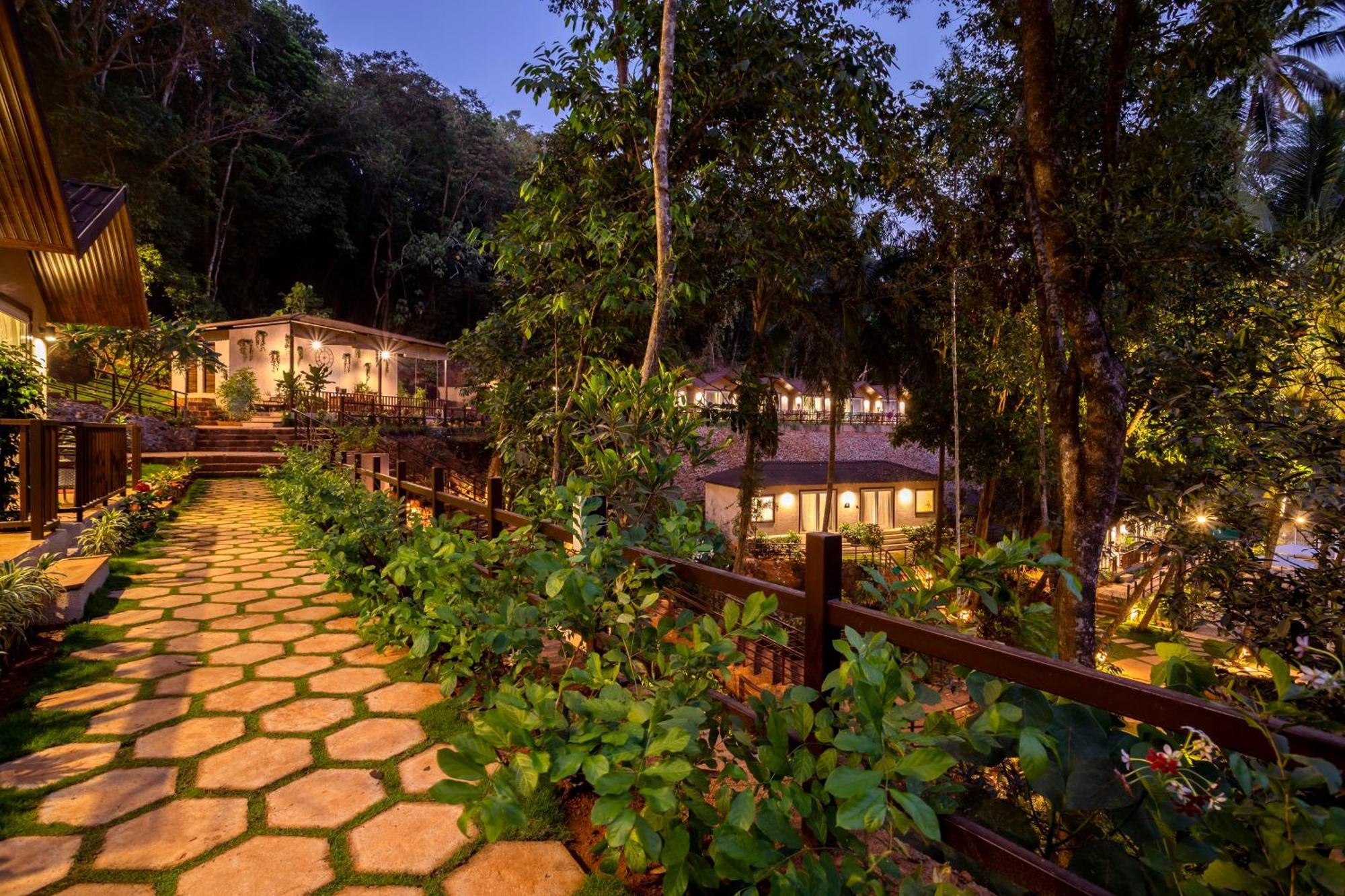 Hotel Stone Wood Premier Gokarna Gokarna  Esterno foto