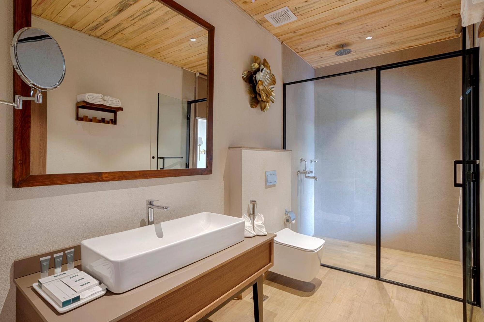 Hotel Stone Wood Premier Gokarna Gokarna  Esterno foto